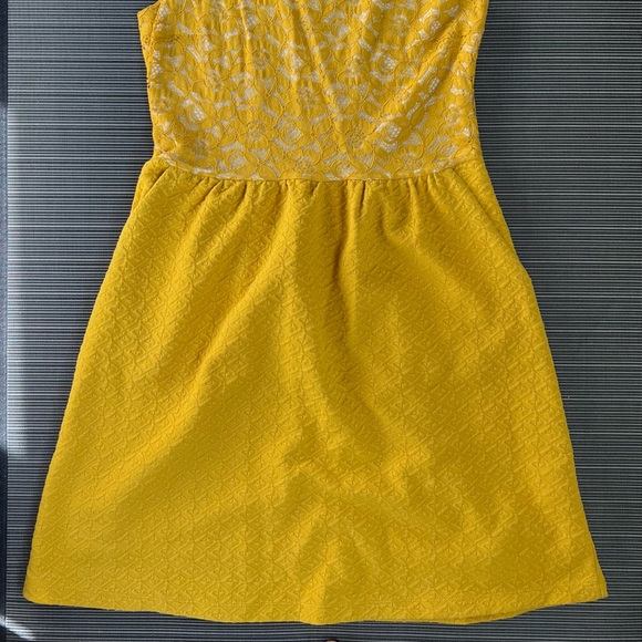 *gently worn* Anthropologie Maeve dress (size M) - Picture 3 of 11